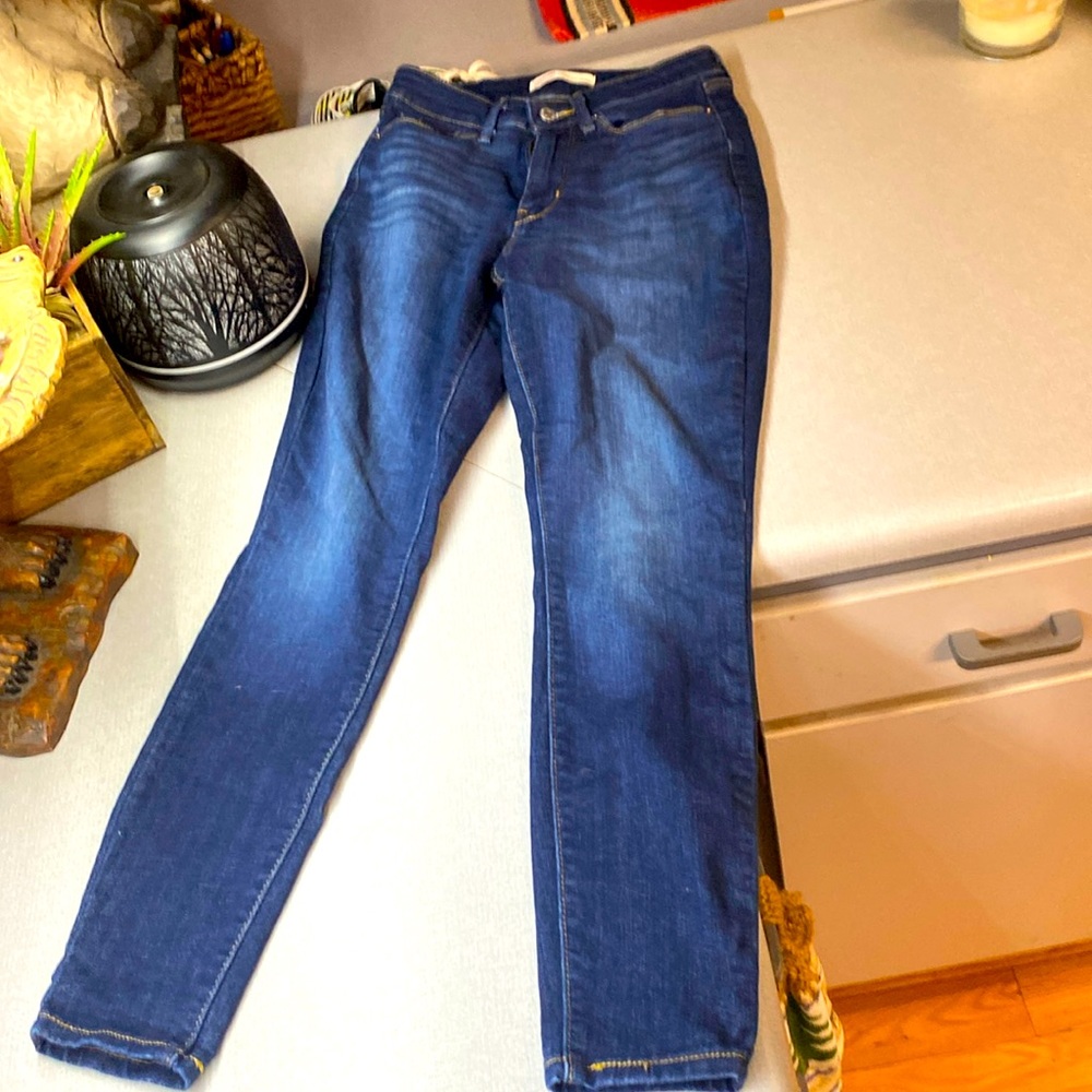 NWOT Signature Levi’s size 4